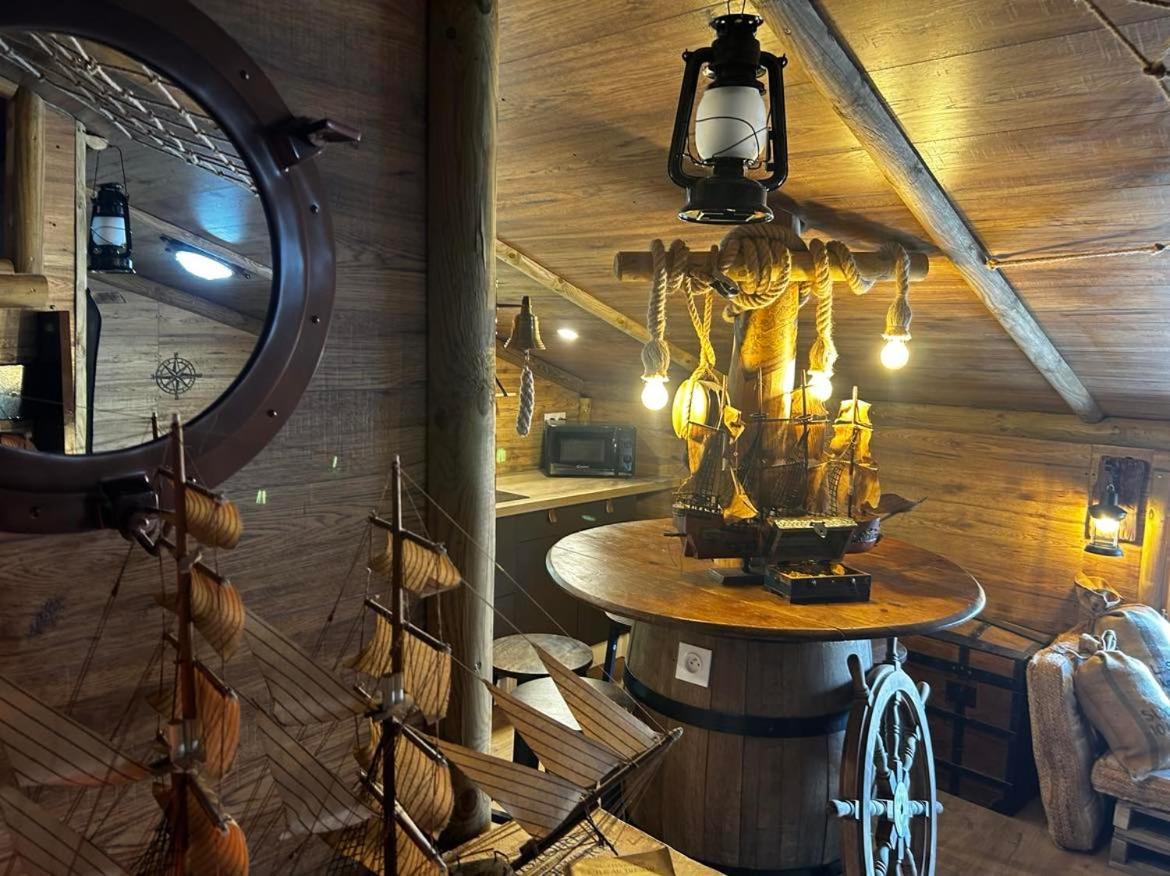 Les Chambres De Paulette Chambres A Theme Jack Sparrow Sainte-Marie-la-Mer Dış mekan fotoğraf